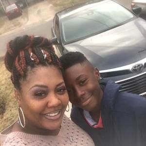 Meet your Posher, Sakia